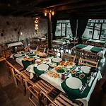 Vanessa Cave House Bed & Breakfast