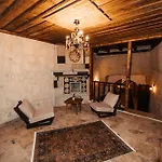 Vanessa Cave House Bed & Breakfast