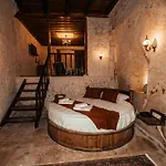 Vanessa Cave House *