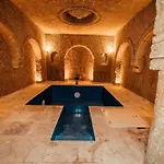 Vanessa Cave House *