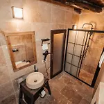 Bed & Breakfast Vanessa Cave House