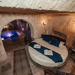 Vanessa Cave House Bed & Breakfast