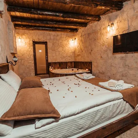 Vanessa Cave House