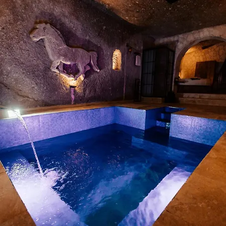 Vanessa Cave House *