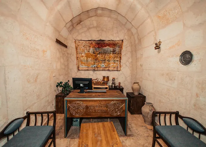 Vanessa Cave House *